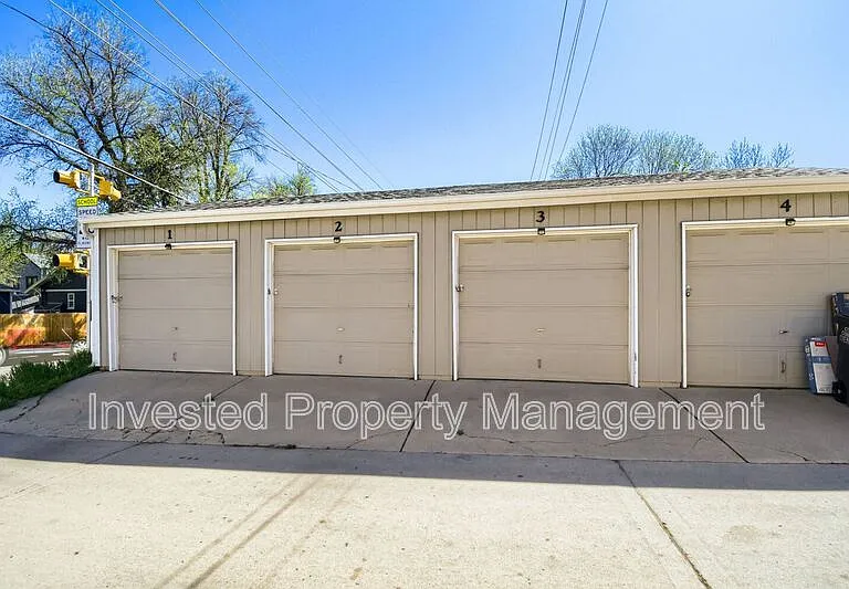 785 Elm St — Photo 16