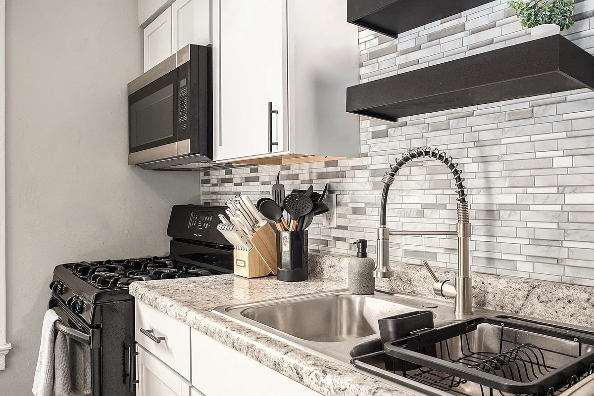 Building Photo - 415 6th St NW #1