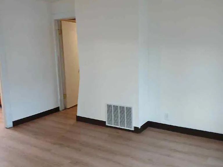 205 Walnut St — Photo 4