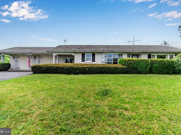 112 Opossum Lake Rd, Carlisle, PA 17015