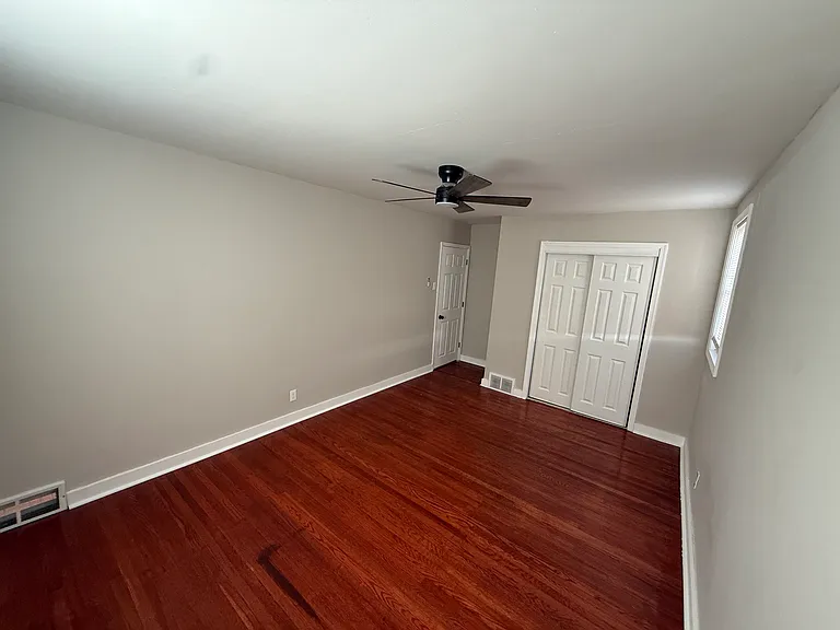 702 Brighton St #2 — Photo 8