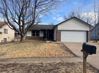 5361 Trailbend Dr, Florissant, MO