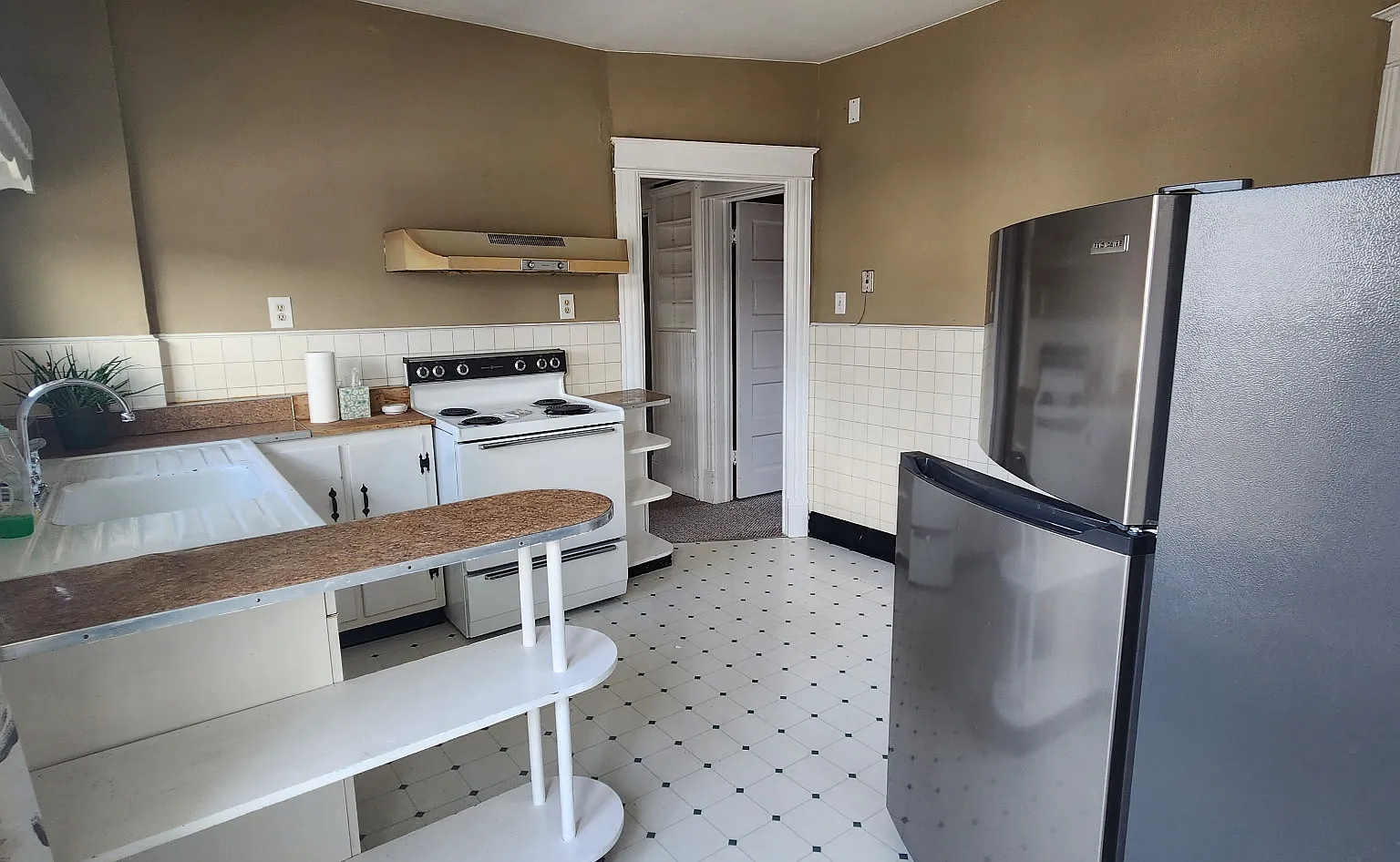 2 bed, 1000 sqft, $1,750 — Photo 3