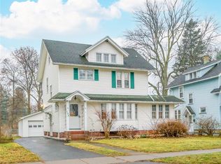 133 Somershire Dr, Rochester, NY 14617