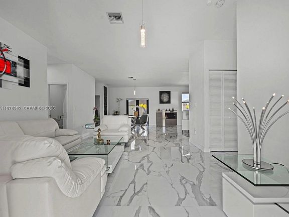 4th image of 13351 SW 190th St