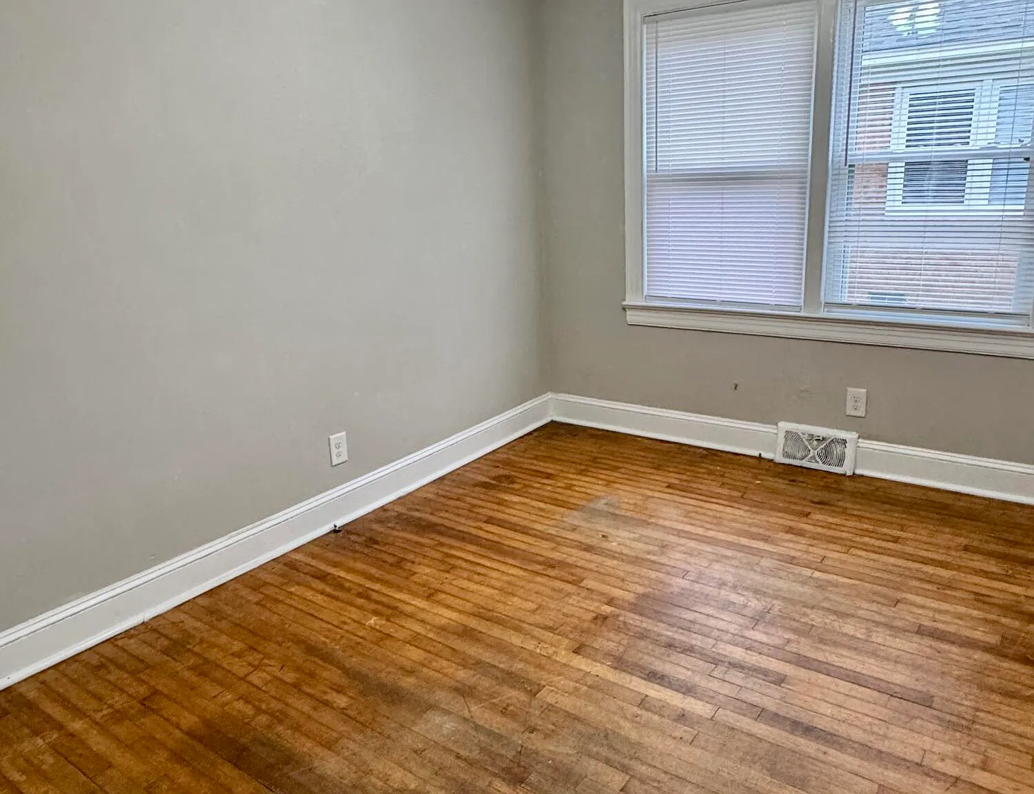 3 bed, 1.0 bath, $1,300 — Photo 3