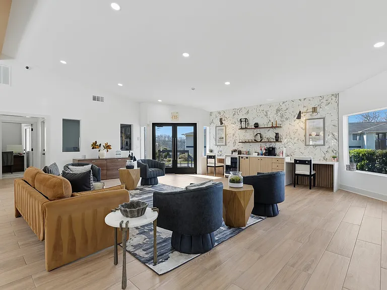 The Darby — Photo 20