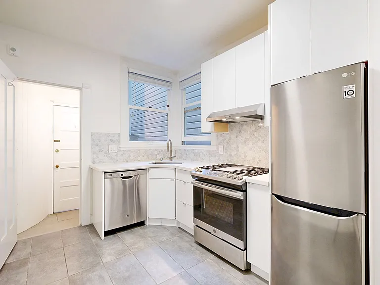 1740 Sacramento St #2 — Photo 1