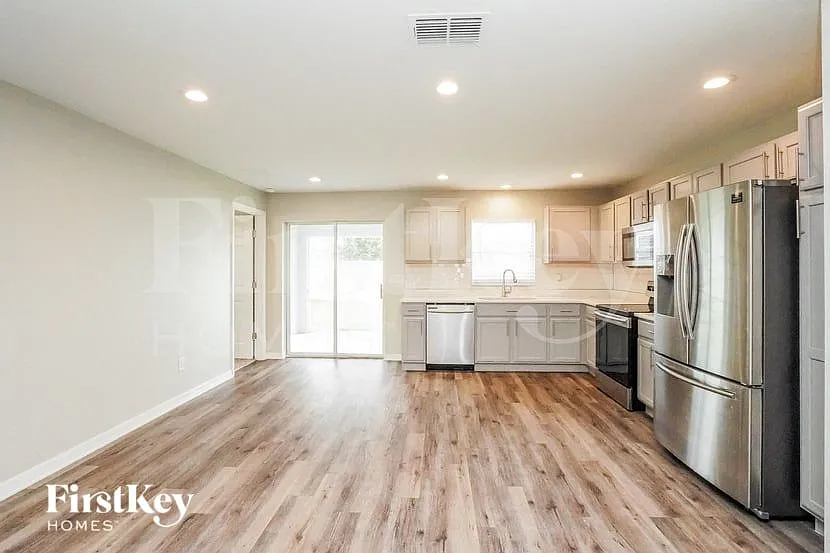 4 bed, 3.5 bath, 2164 sqft, $2,820 — Photo 2