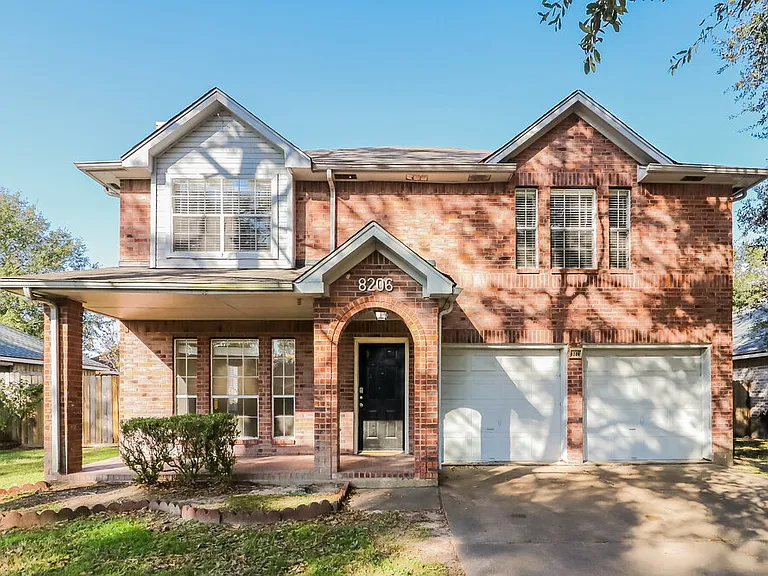 8206 Holmwood Dr — Photo 1