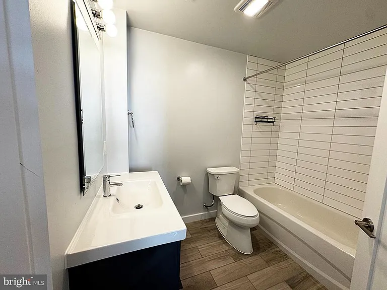 700 Roeder Rd #103 — Photo 13