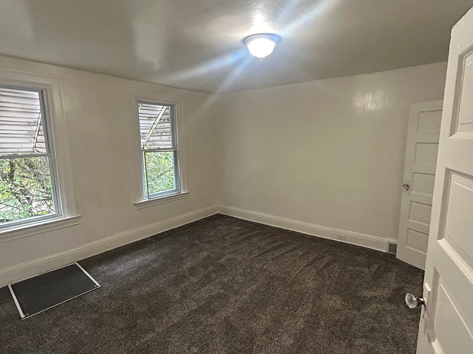 5 bed, 1720 sqft, $1,900 — Photo 2