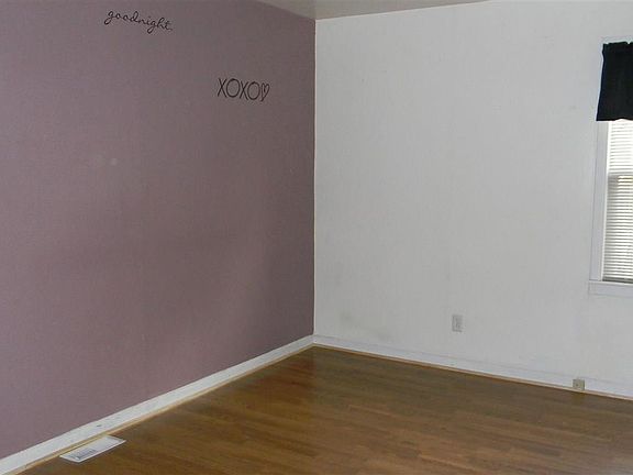 5th image of 1011 E Pershing Ave