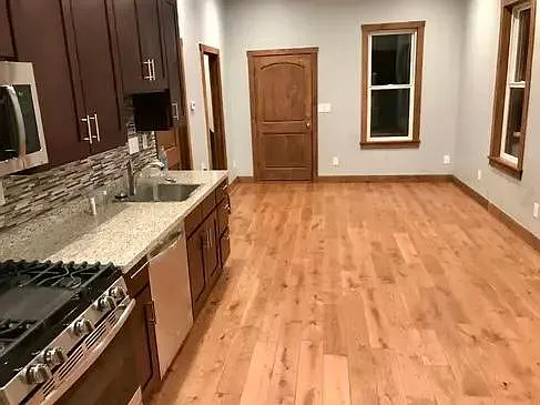 2 bed, 800 sqft, $1,950 — Photo 2