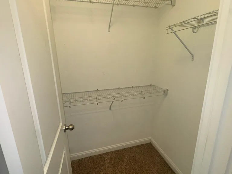 114 Stephen Dr — Photo 32