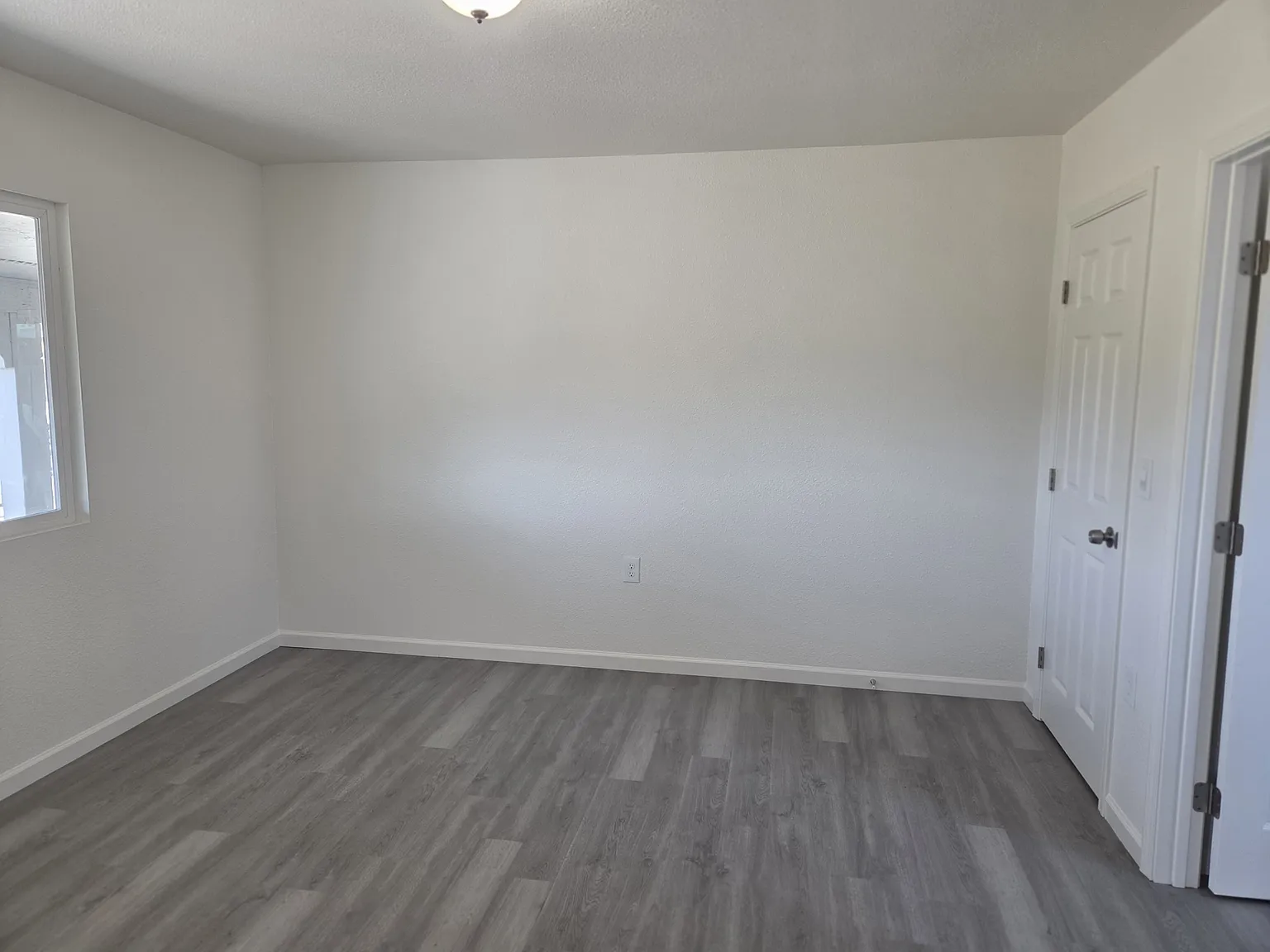 1 bed, 950 sqft, $1,400 — Photo 3