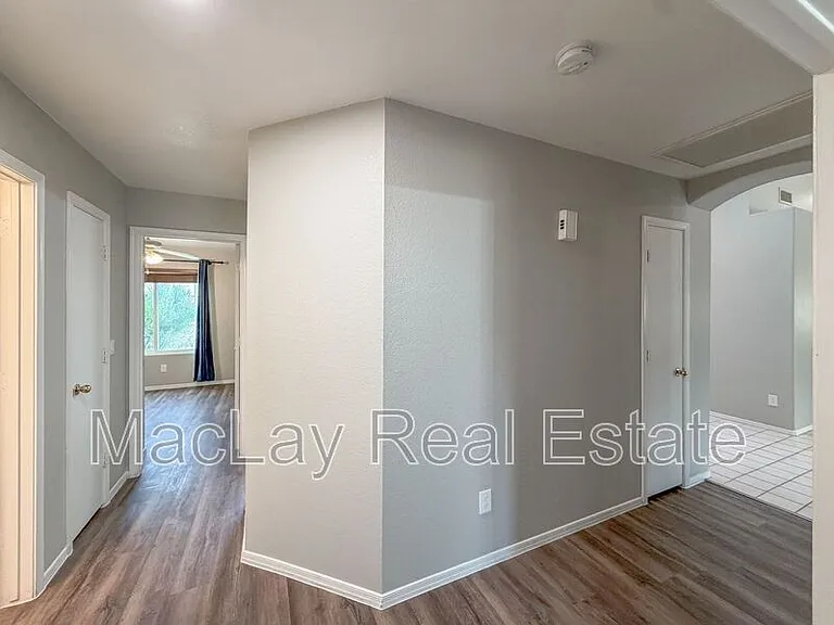 2934 E Blackhawk Dr — Photo 17