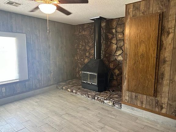 5th image of 909 Hampton Dr