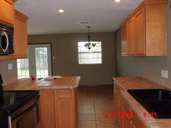 4th image of 7010 NW Taylor Ave