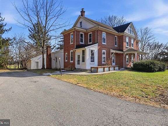 2nd image of 1545 Lititz Rd