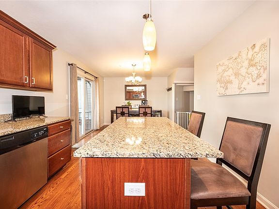 5th image of 501 Raymond Dr N