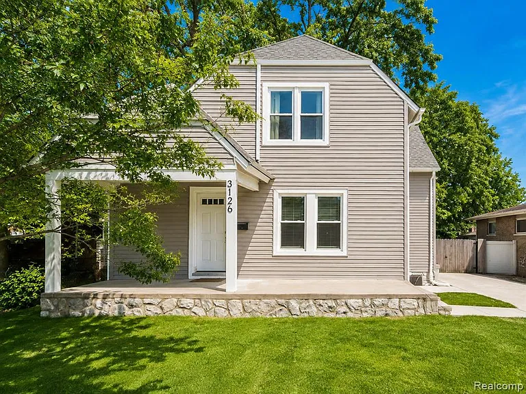 3126 Shenandoah Dr — Photo 1