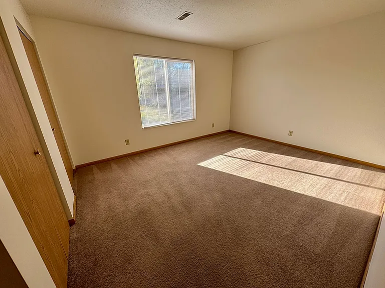 Lakeland Villa Apartments — Photo 46