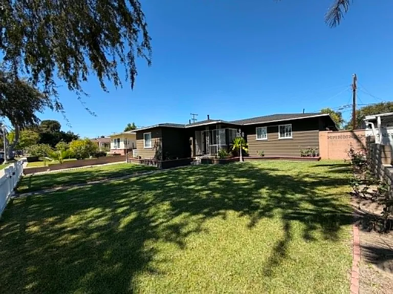722 S Citron St — Photo 3