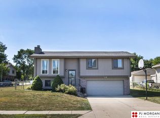 12659 Crown Point Ave, Omaha, NE 68164