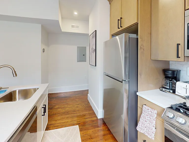 69 Edwards St — Photo 9