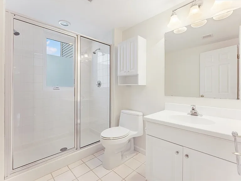55 Chelsea St #55 — Photo 12