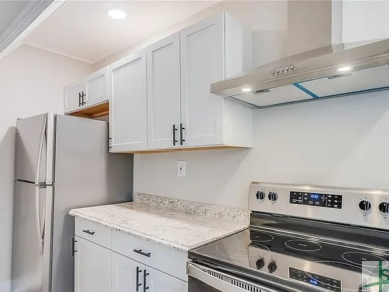 1403 E 51st St #B — Photo 7