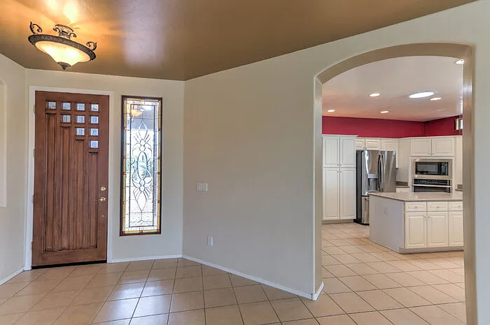 884 N Keyes Rd — Photo 5