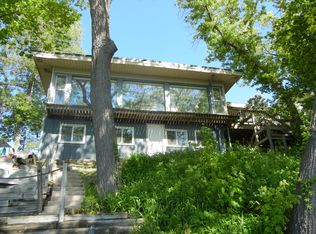 W288N8042 Park Dr, Hartland, WI 53029