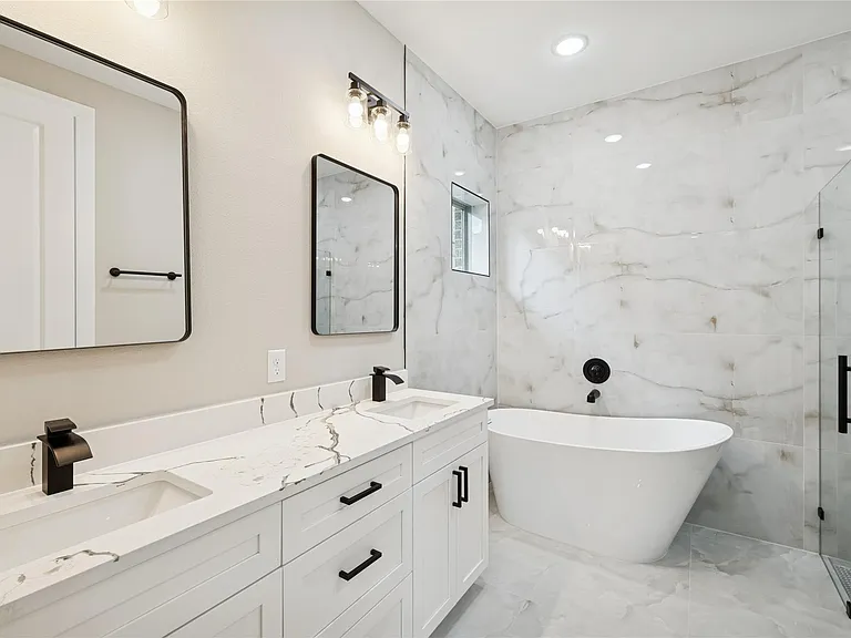 2618 Martinas Ct — Photo 13