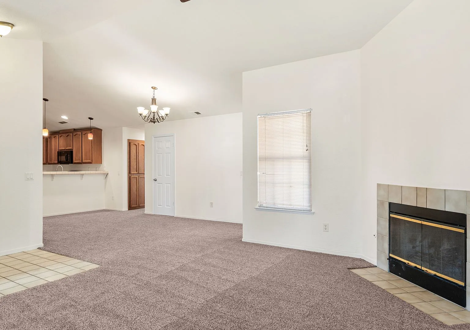 3 Bedroom 2 bath in Elk Grove! The Willows — Photo 4