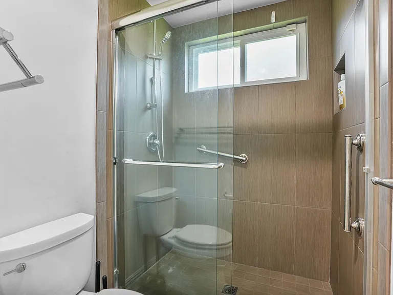 6542 Vesper Cir — Photo 37