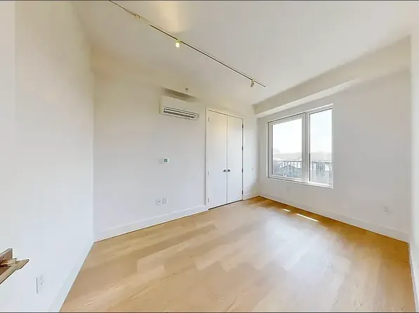 639 East 28th Street image 8 of 15