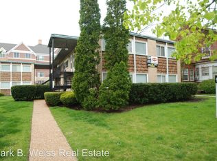 1646 2nd St APT 8, Highland Park, IL 60035