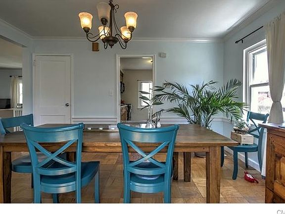 5th image of 134 Seaside Ave