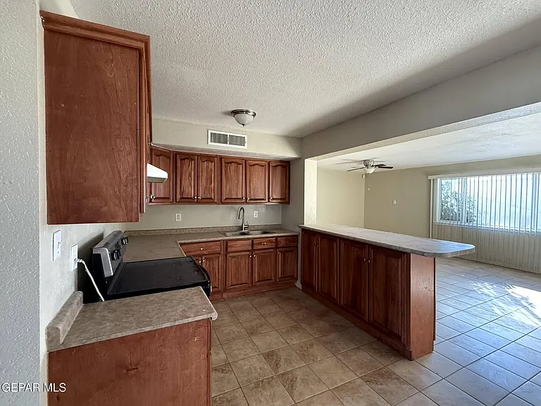 2801 Hawick Rd — Photo 8