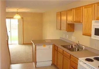 2 bed, 1.5 bath, 1358 sqft, $1,895 — Photo 2