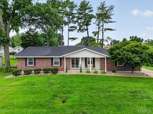 1121 Wedgewood Dr, Saint Charles, MO 63303