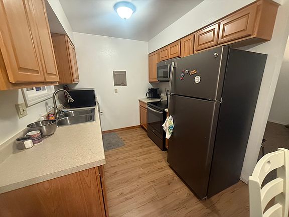 2nd image of 4521 Cordova St #4