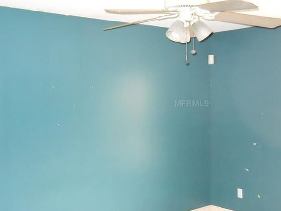 5th image of 561 N Gloria Dr