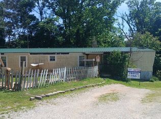 65 Wayson Dr, Nitro, WV 25143
