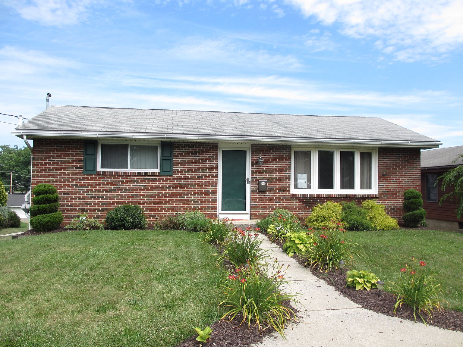 225 S 9th St, Lehighton, PA 18235 | Zillow