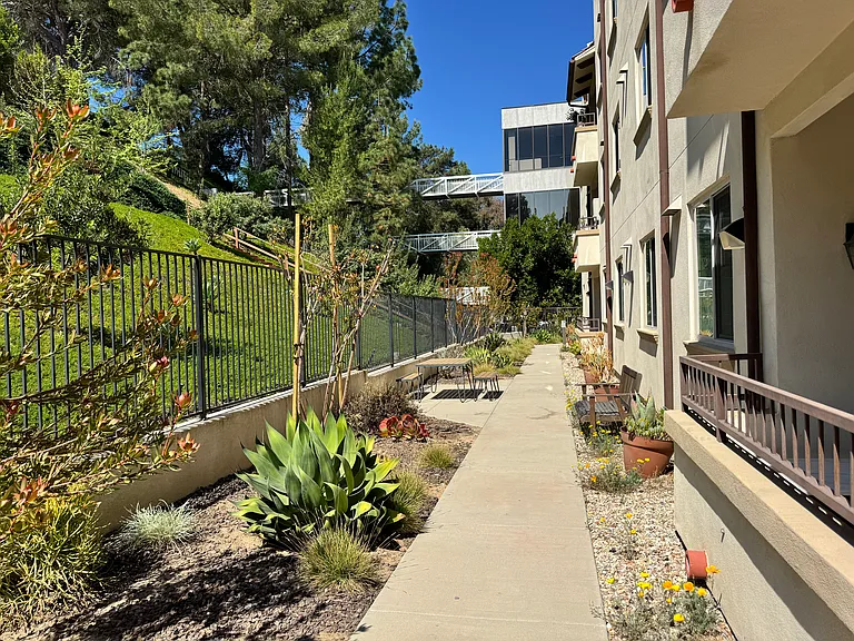627 Deep Valley Dr #417 — Photo 49