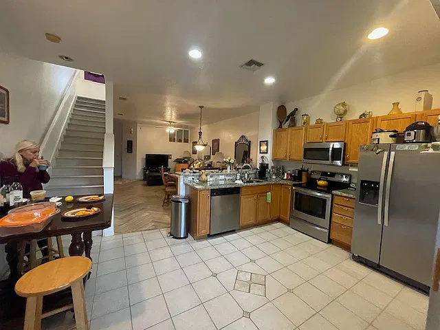 2 bed, 2.5 bath, 1268 sqft, $1,700 — Photo 1