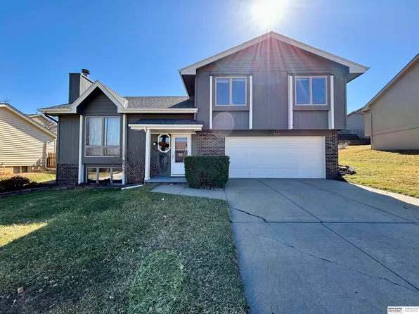 8869 N 83rd Ave, Omaha, NE 68122